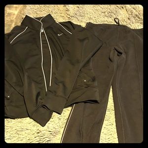 💕woman’s 2pc black Nike track suit